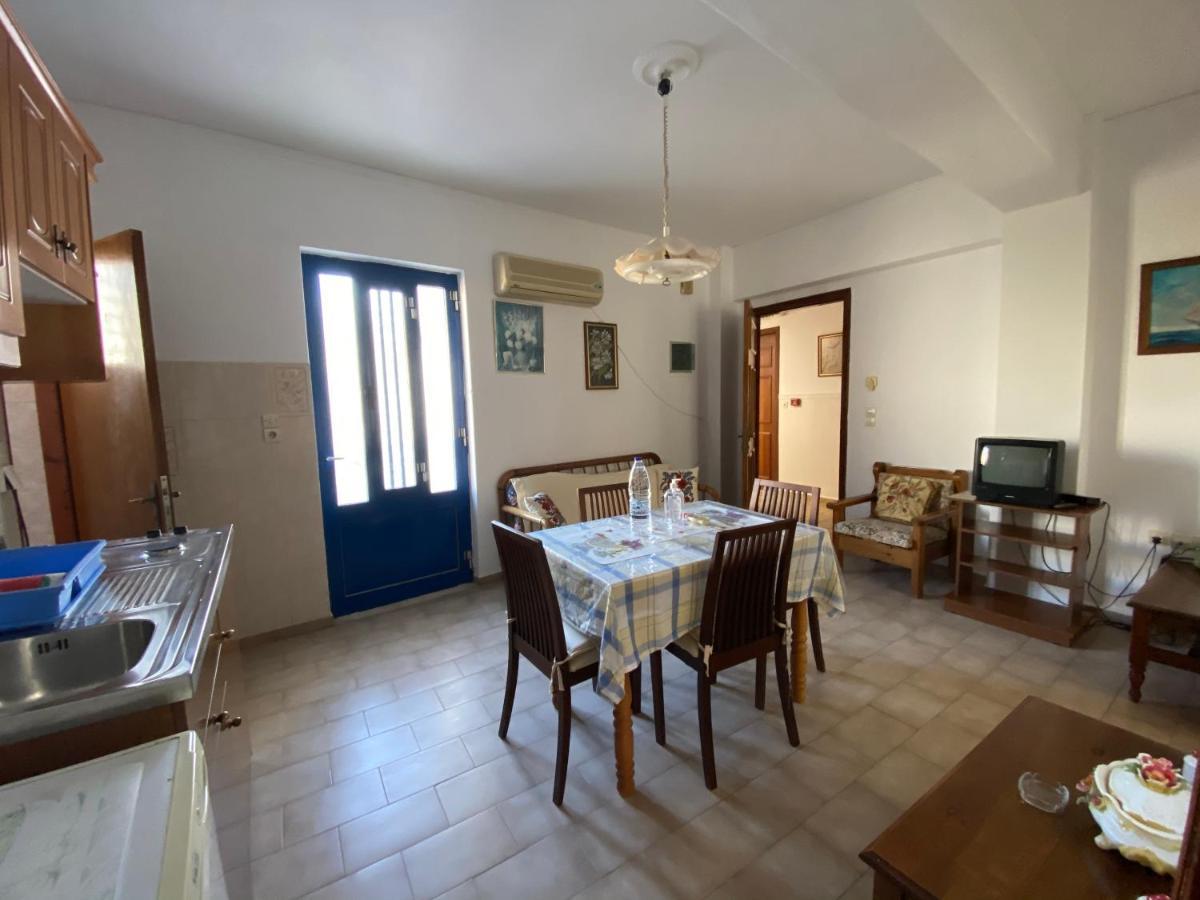 Blue Sky Apartments Karpathos Town  Exterior photo