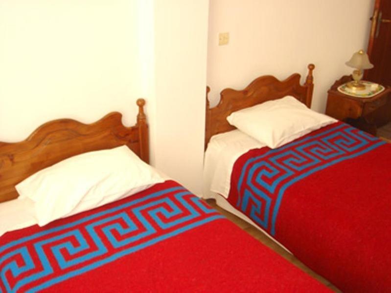 Blue Sky Apartments Karpathos Town  Room photo